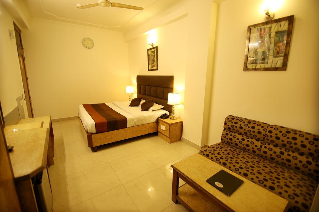 Hotel Parkway Deluxe Új-Delhi Kültér fotó