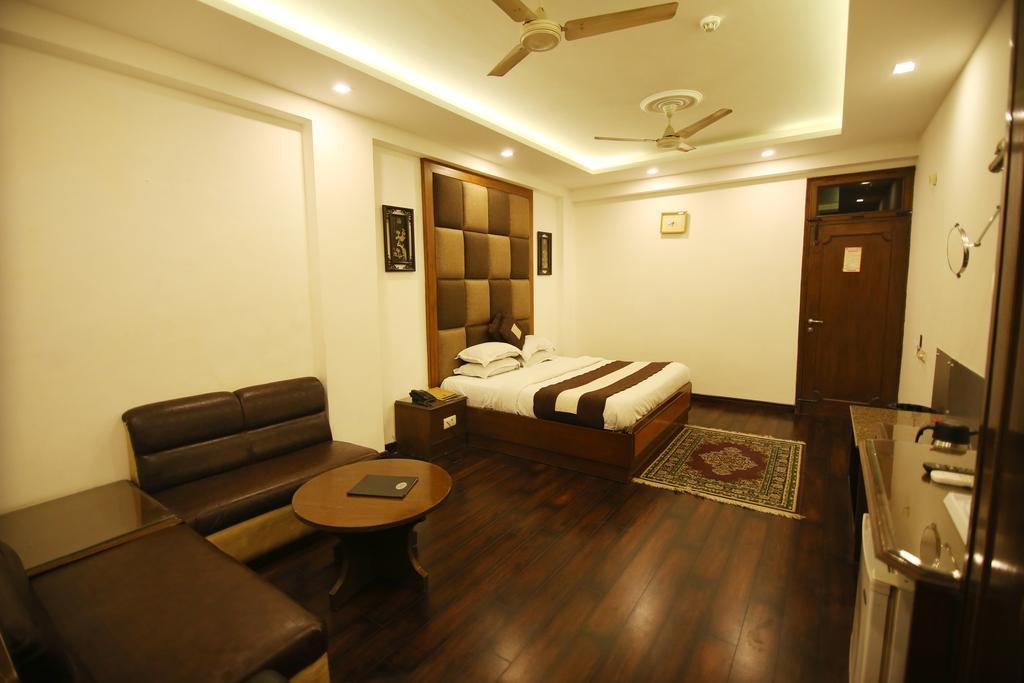 Hotel Parkway Deluxe Új-Delhi Kültér fotó