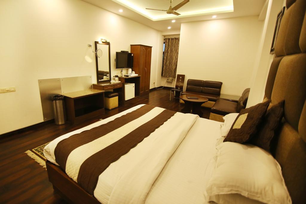 Hotel Parkway Deluxe Új-Delhi Kültér fotó