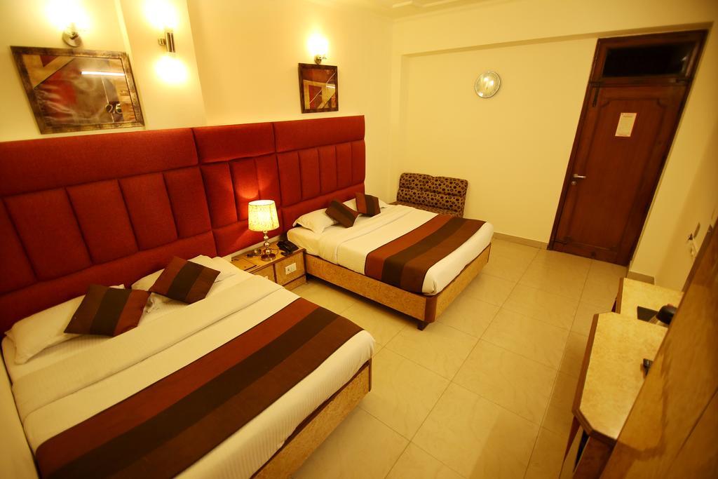 Hotel Parkway Deluxe Új-Delhi Kültér fotó