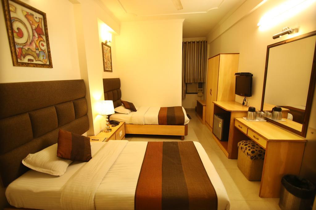 Hotel Parkway Deluxe Új-Delhi Kültér fotó
