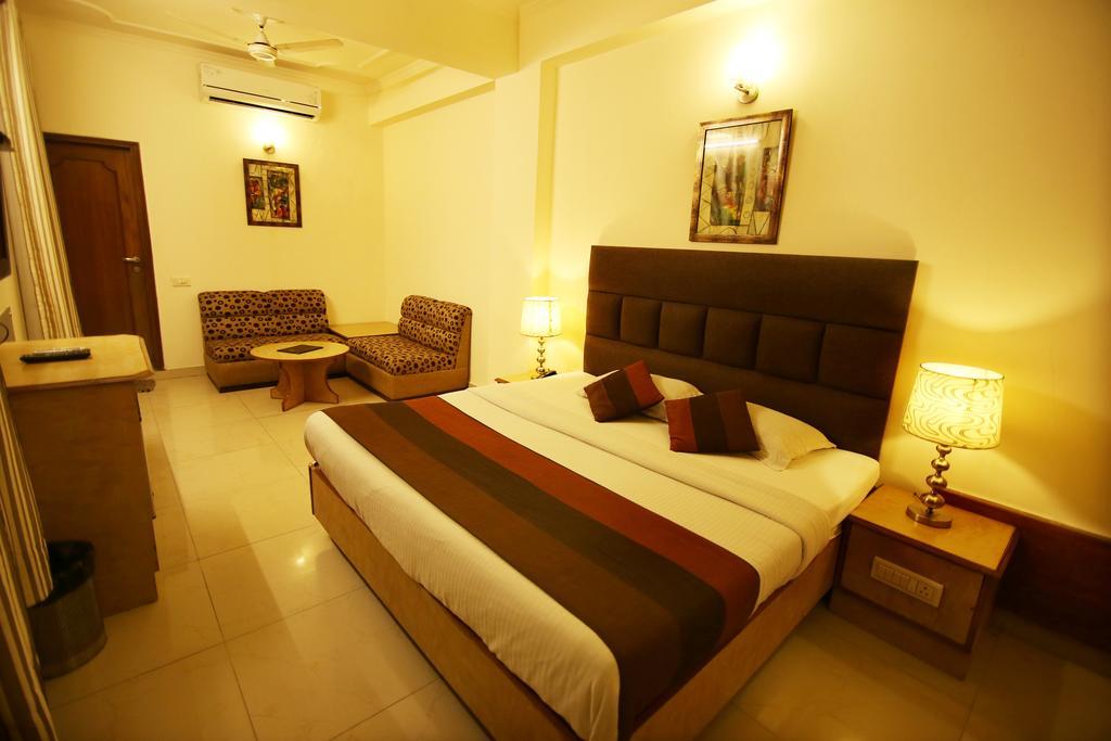 Hotel Parkway Deluxe Új-Delhi Kültér fotó