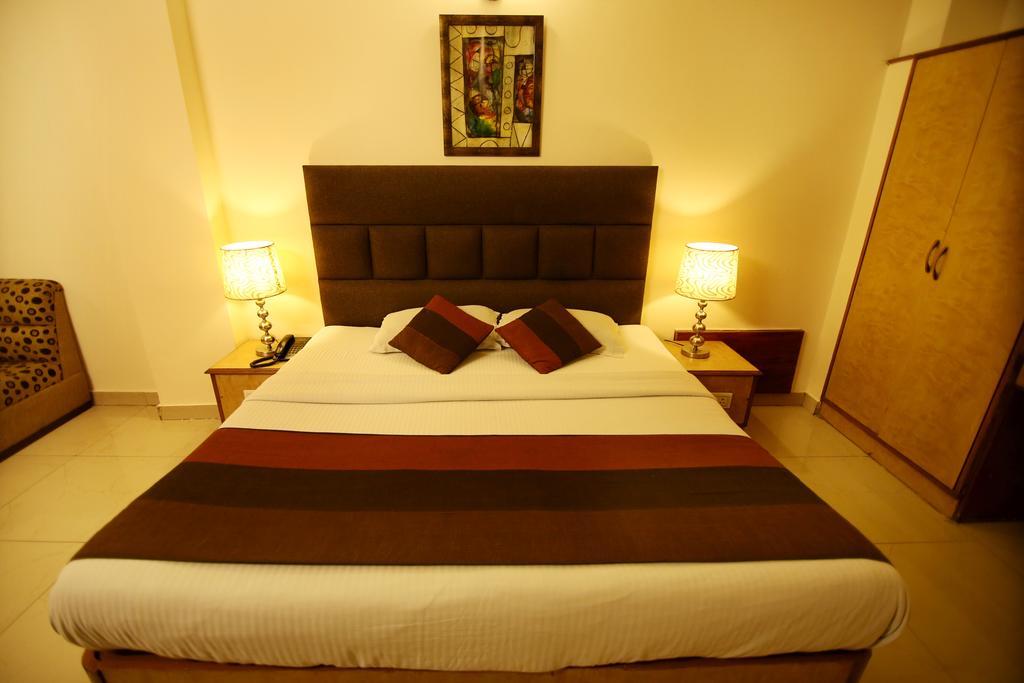 Hotel Parkway Deluxe Új-Delhi Kültér fotó