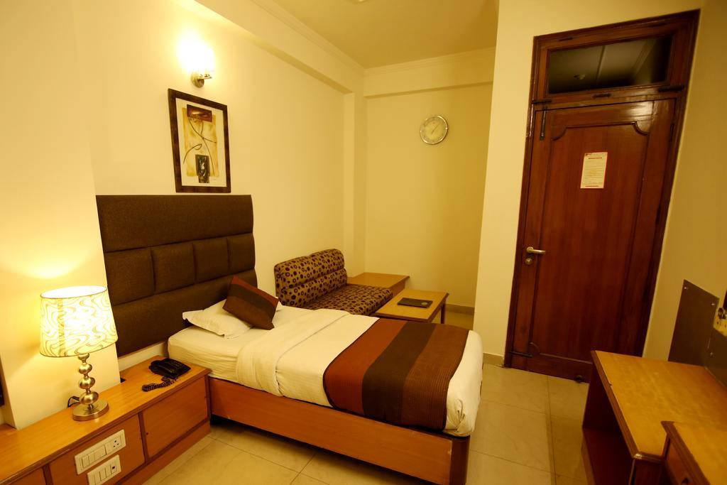 Hotel Parkway Deluxe Új-Delhi Kültér fotó