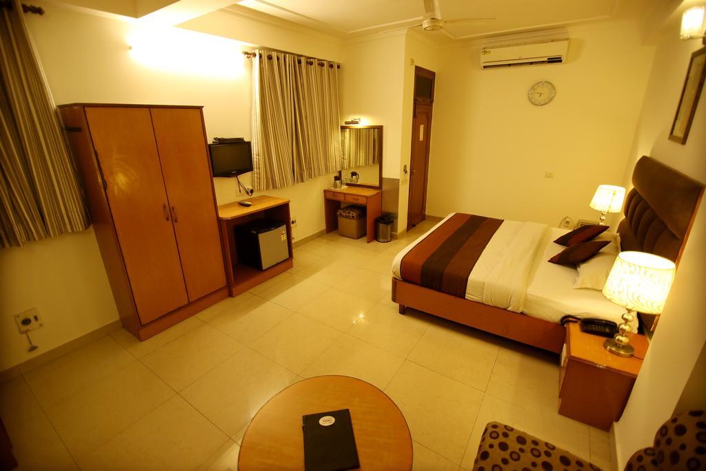Hotel Parkway Deluxe Új-Delhi Kültér fotó