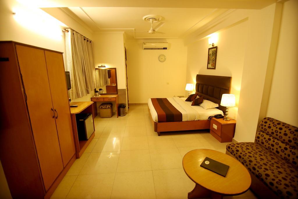Hotel Parkway Deluxe Új-Delhi Kültér fotó
