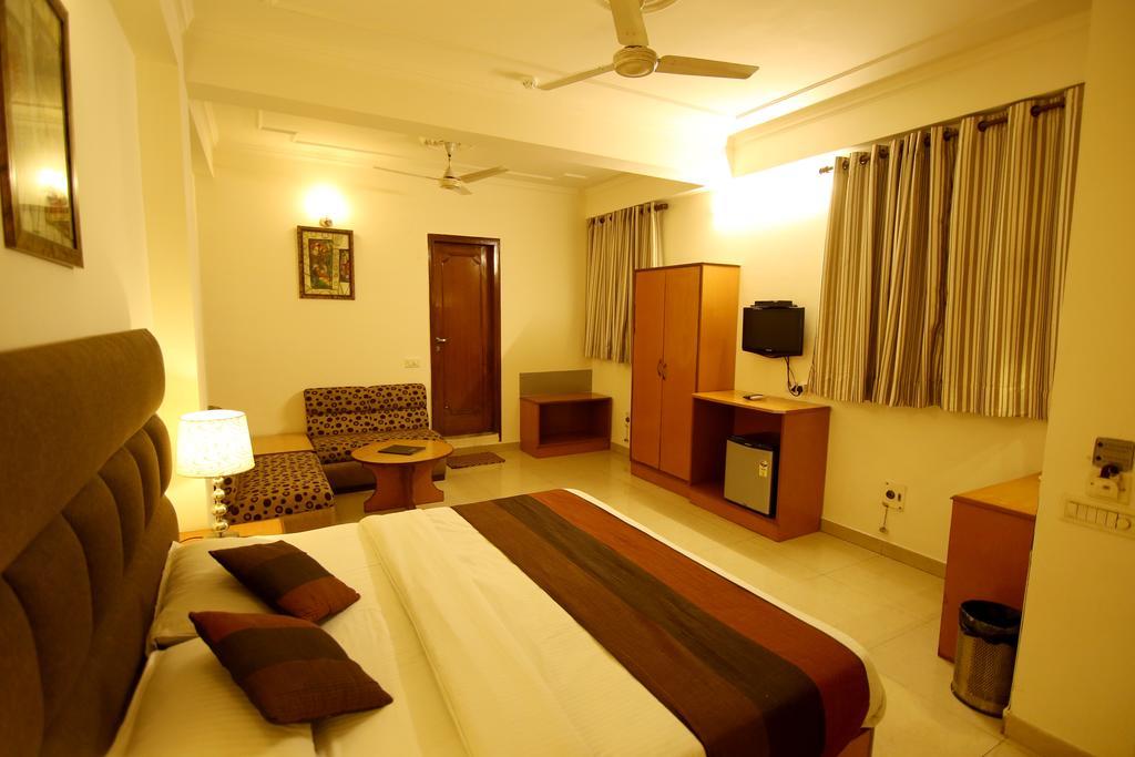 Hotel Parkway Deluxe Új-Delhi Kültér fotó
