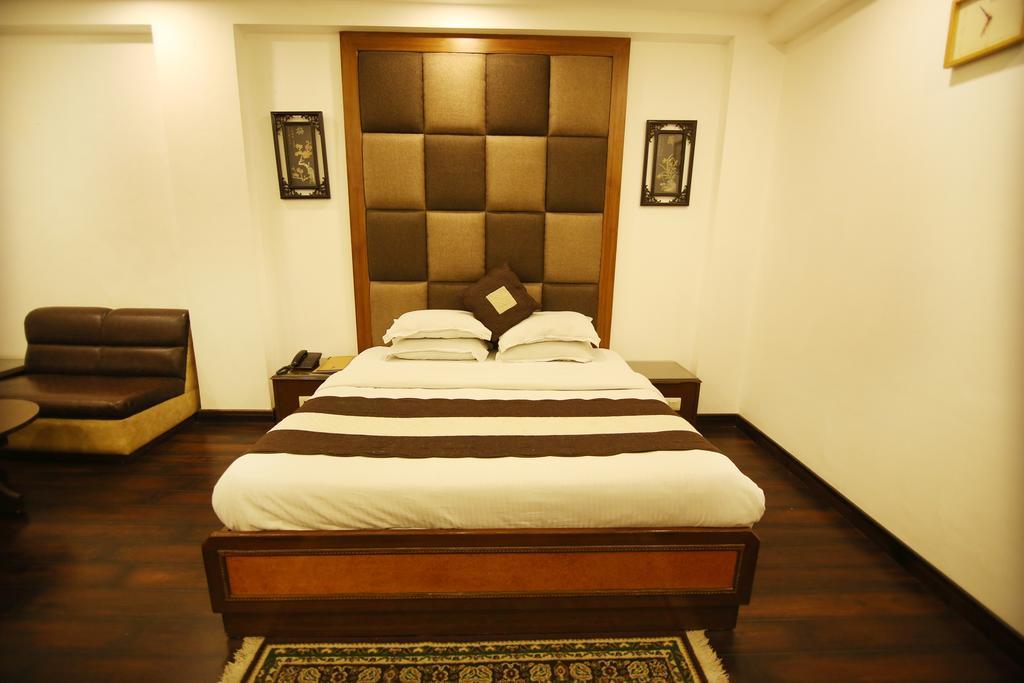 Hotel Parkway Deluxe Új-Delhi Kültér fotó