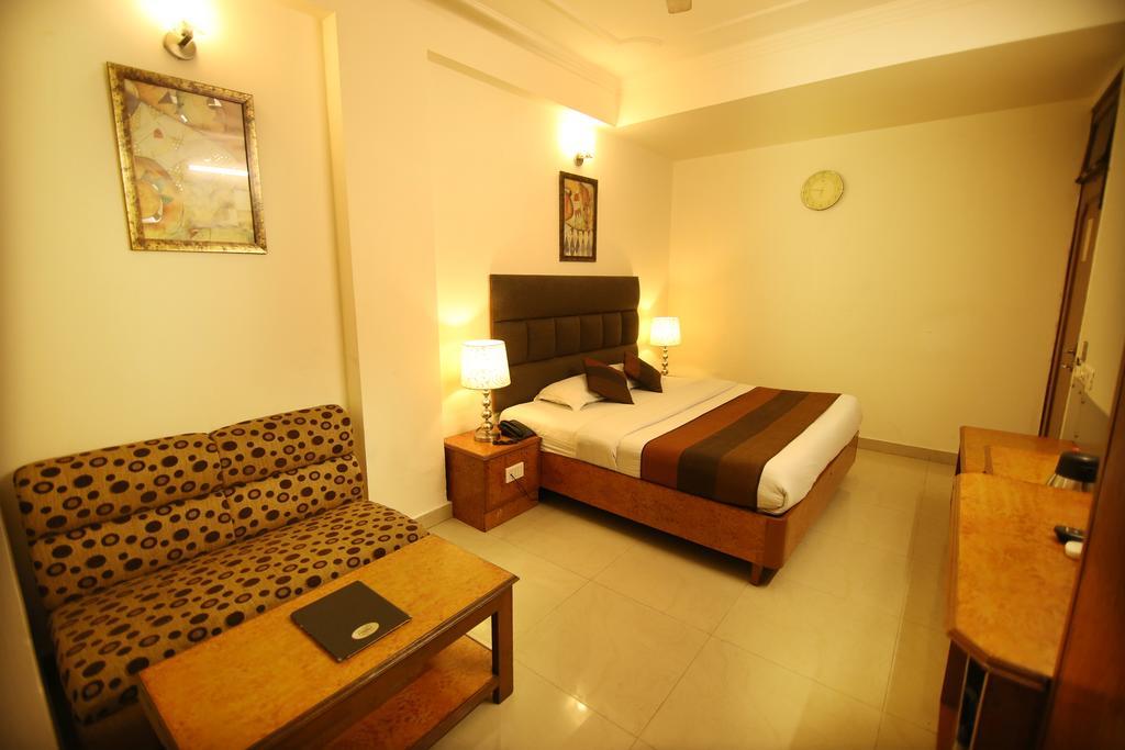 Hotel Parkway Deluxe Új-Delhi Kültér fotó