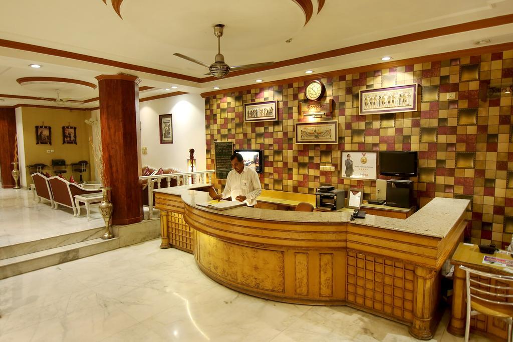 Hotel Parkway Deluxe Új-Delhi Kültér fotó