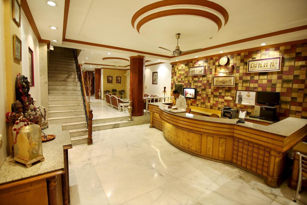 Hotel Parkway Deluxe Új-Delhi Kültér fotó